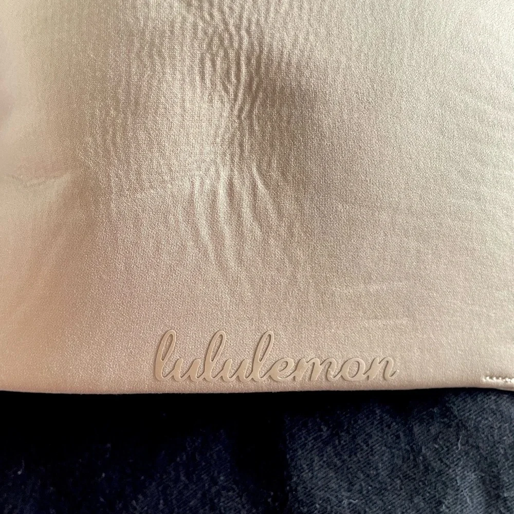 LULULEMON Bra - Size 36D - Wireless - Med Support - Lightly Lined - Beige - Picture 4 of 5